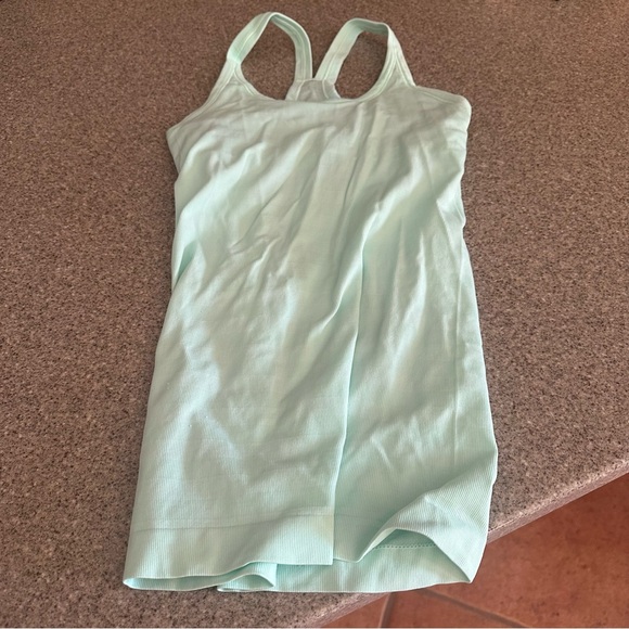 lululemon athletica Tops - Lululemon RARE and in excellent condition women’s 4 Ebb to Street